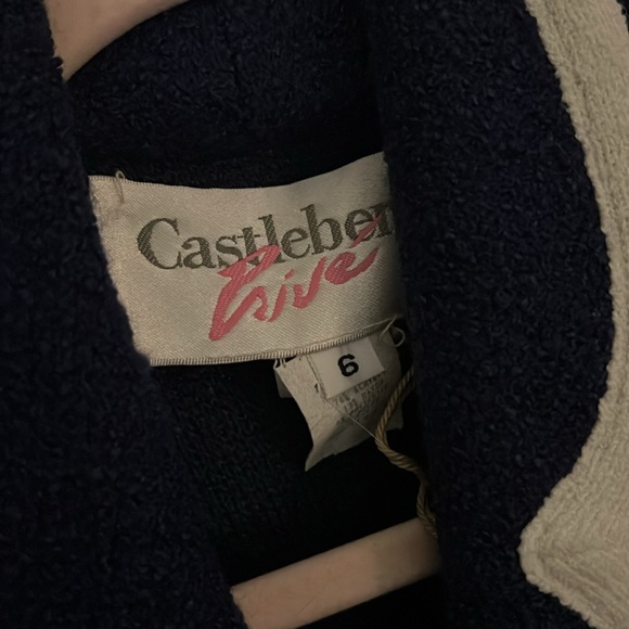 VINTAGE. Blue &  White Blazer with Textured Fabric & White Piping - Picture 2 of 4